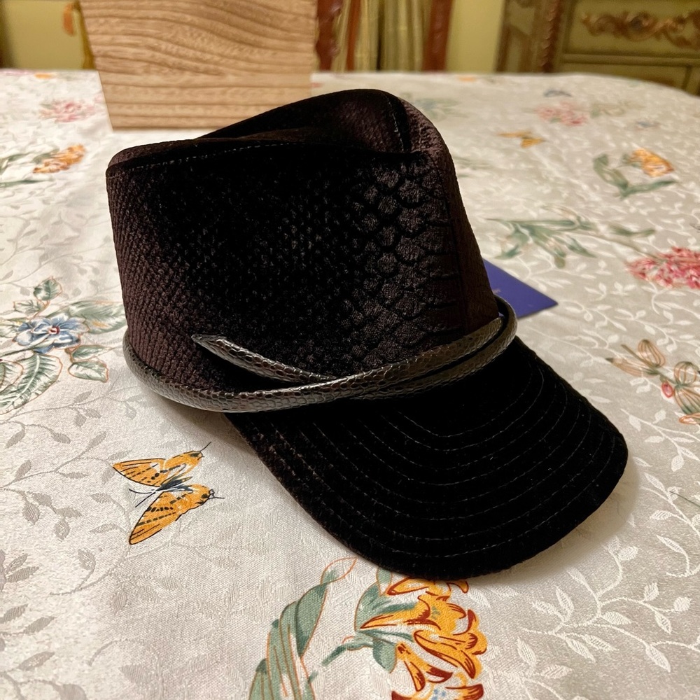 Philip Treacy Brown Velour cap Size M